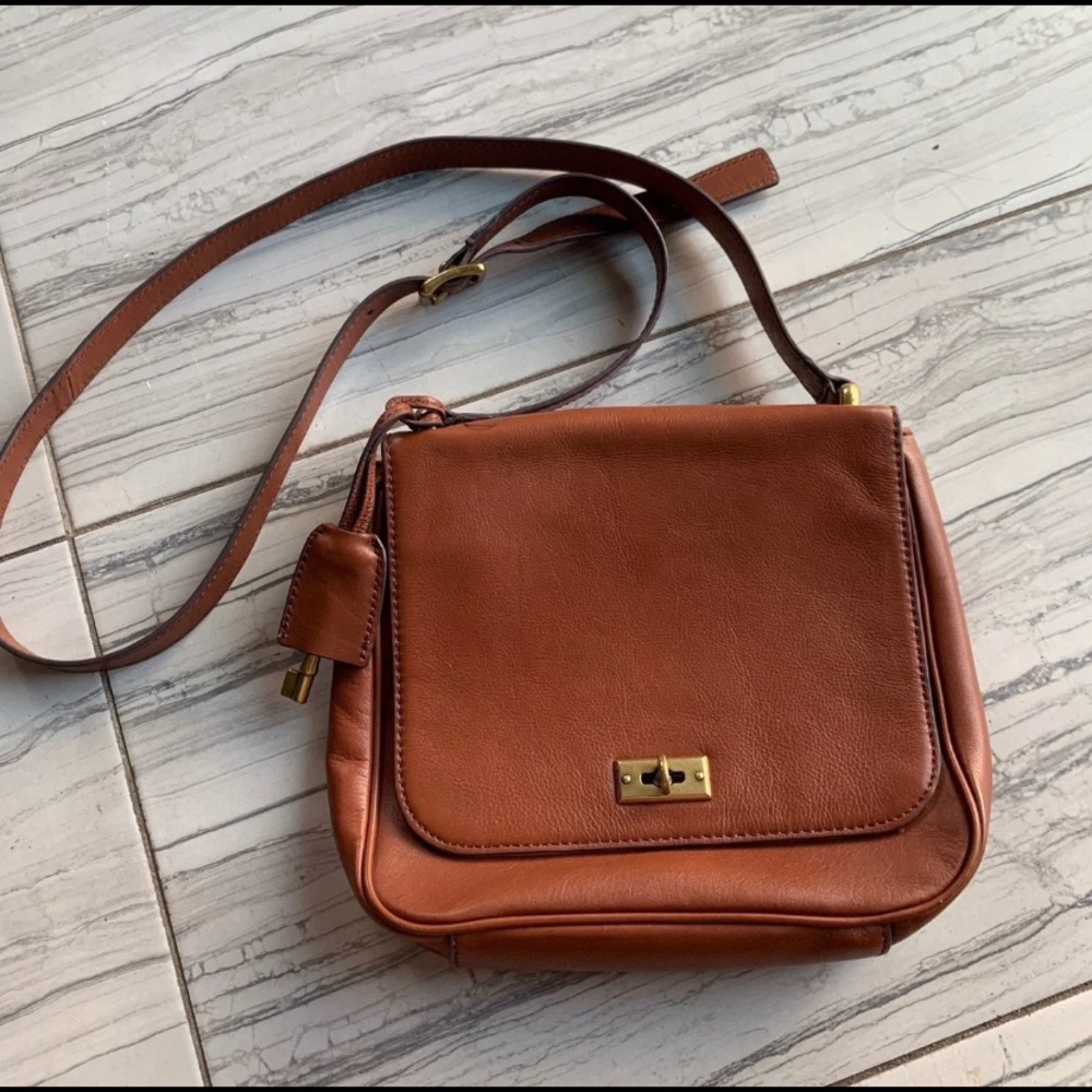 FOSSIL Memoir Turn Lock Tan Crossbody